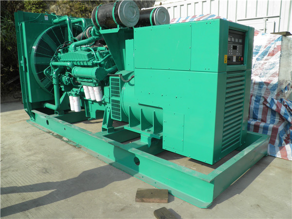新巴尔虎右发电车出租-柴油发电机散热器怎样散热